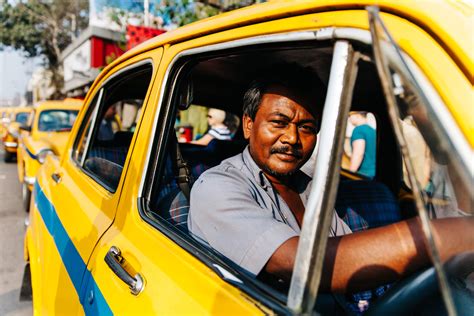 Cab Safety Tips: How to Stay Safe When Riding Alone or with Others